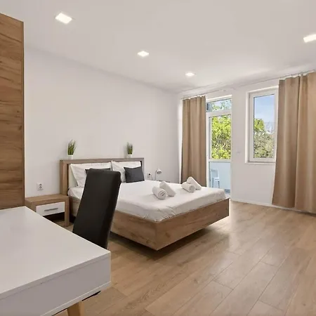 Apartment Vesselina Peaceful Place Near The Center Warna